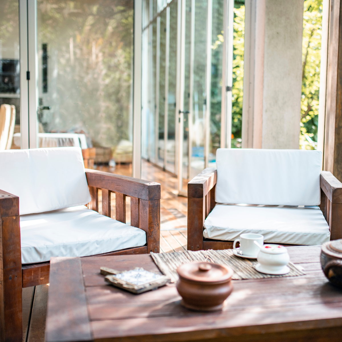 Everything You Need to Know About Mid-Century Modern Outdoor Furniture